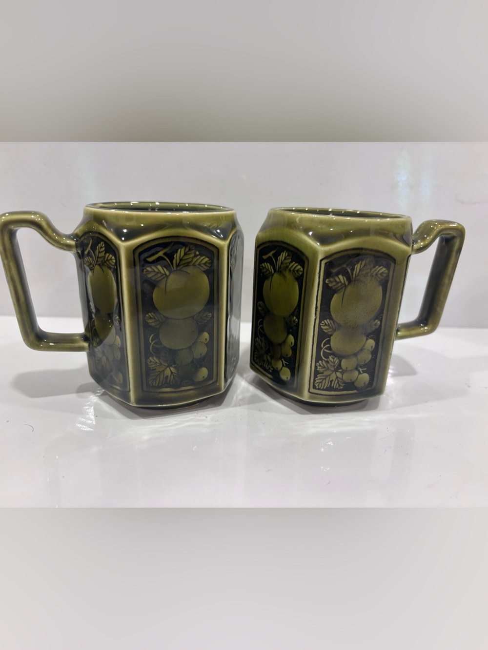 Vintage Japan Avocado Green Stoneware Coffee Mugs-set Of 2-Fruit Harvest Pattern